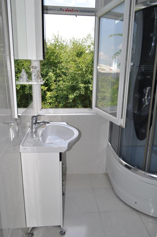 Guest House Cico Telavi Exterior foto