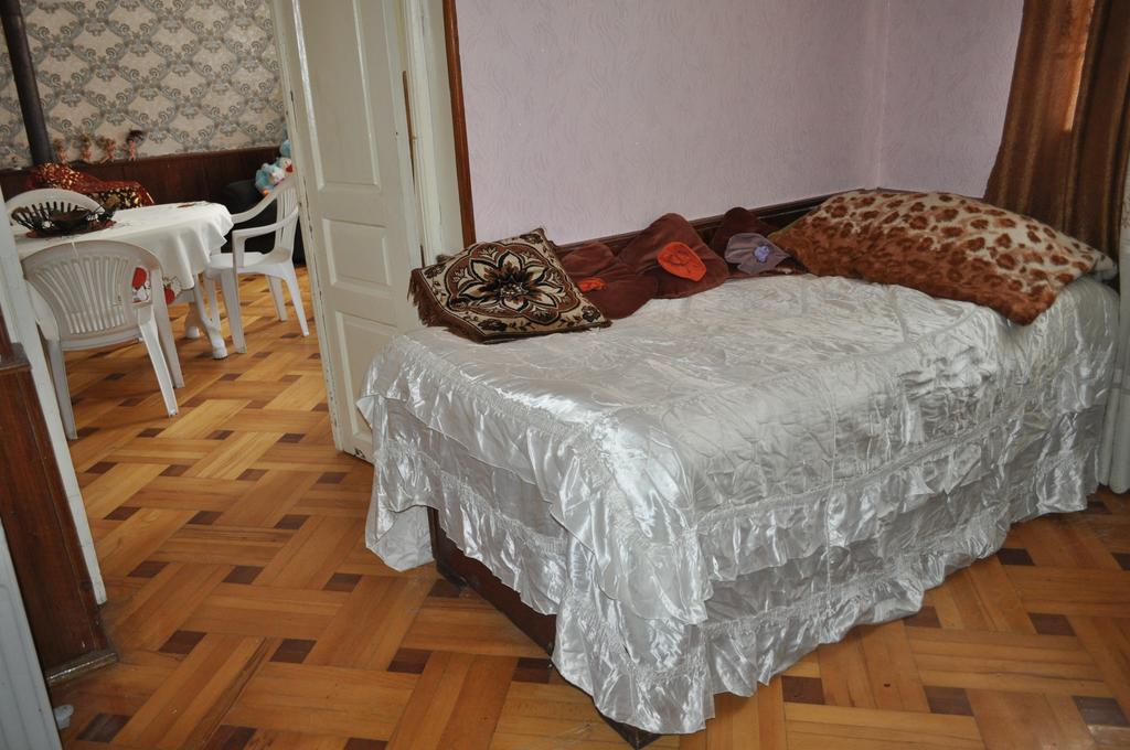 Guest House Cico Telavi Exterior foto